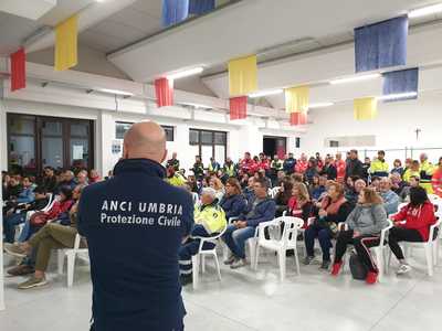 GUBBIO SI ESERCITA ... E SI EVACUA! - gubbio16